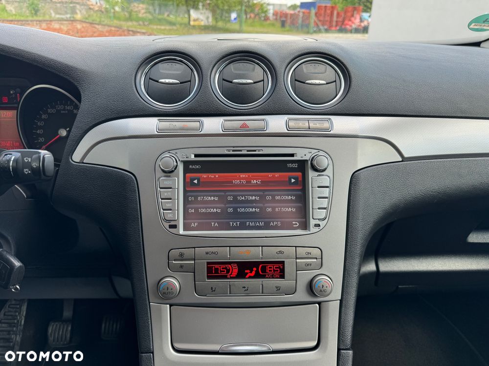 Ford Galaxy - 16