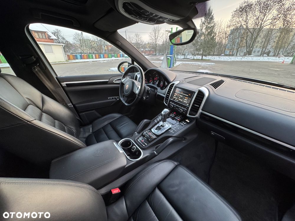 Porsche Cayenne Platinum Edition - 28