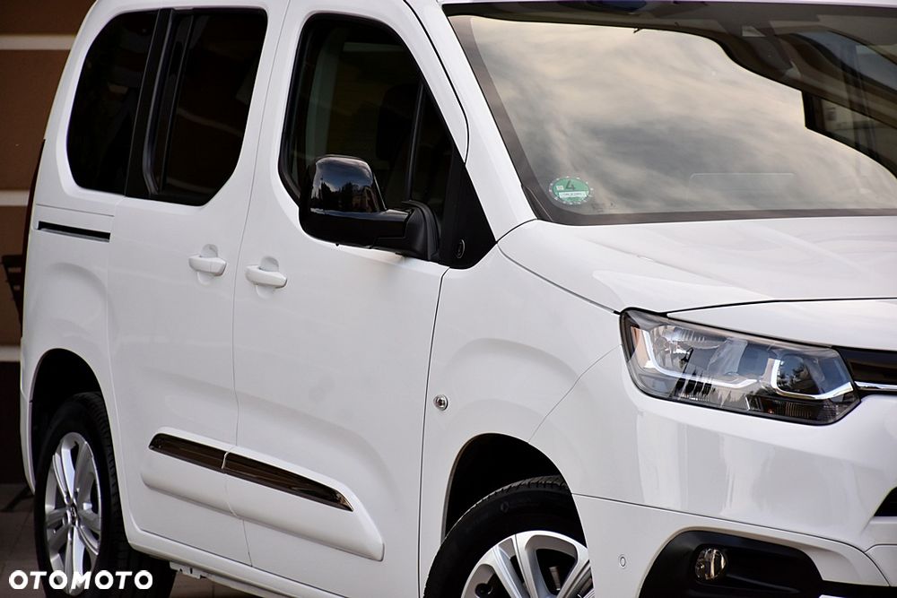 Toyota Proace City Verso 1.2 Turbo L1 Team Deutschland - 9