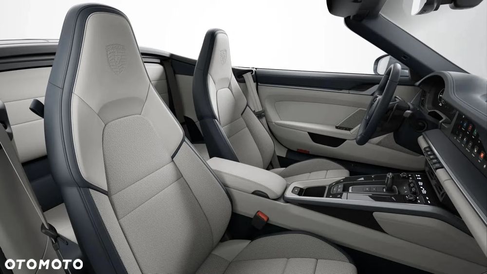 Porsche 911 Carrera GTS - 9