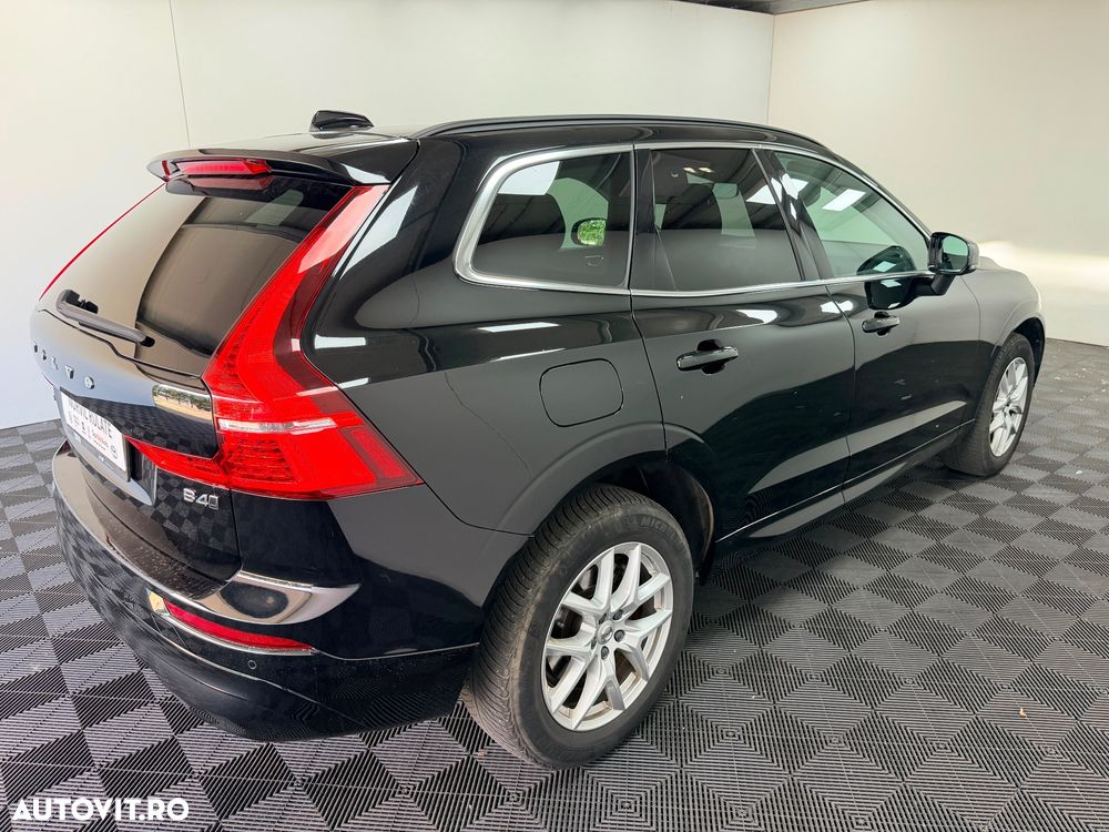 Volvo XC 60 B4 MHEV AT AWD Core - 25
