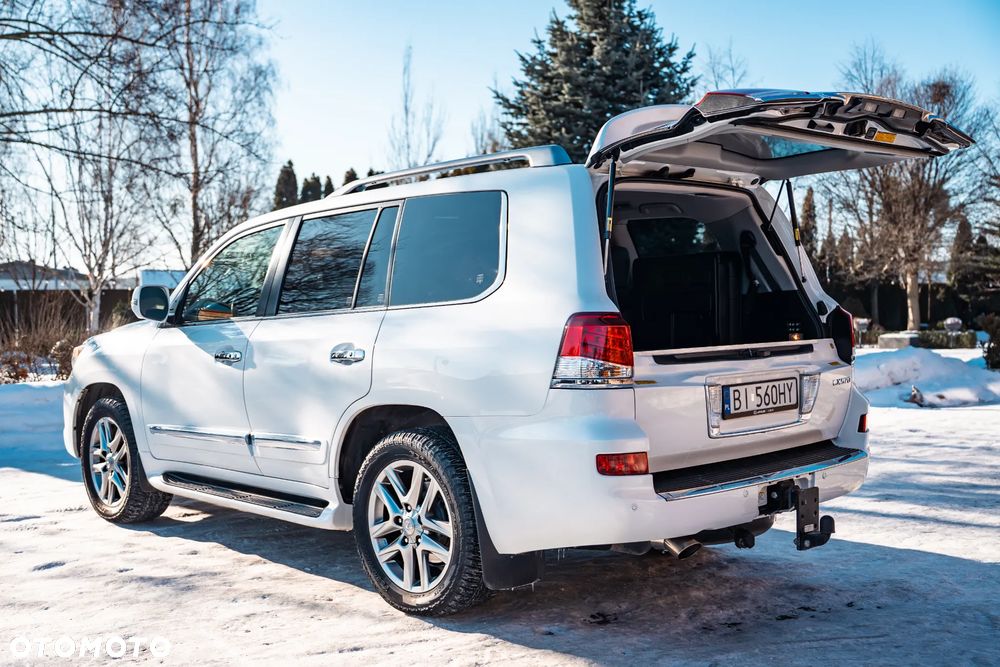 Lexus LX 570 Omotenashi - 11