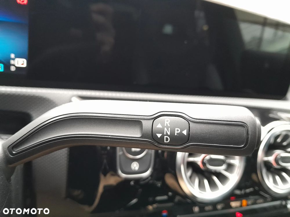 Mercedes-Benz CLA 200 d AMG Line 8G-DCT - 14