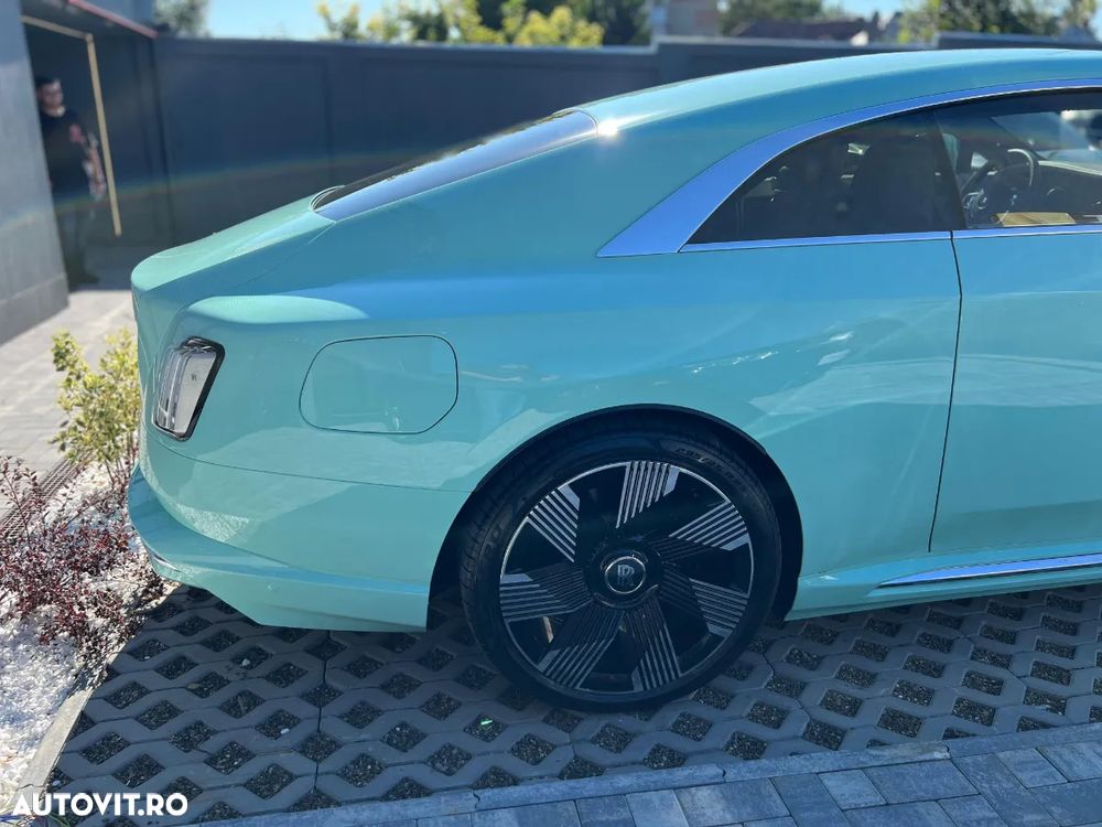Rolls-Royce Spectre - 7