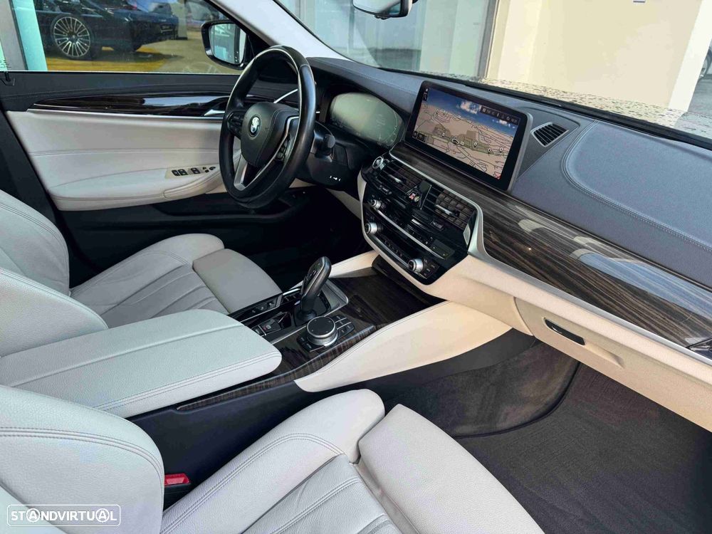 BMW 530 e Line Luxury - 11