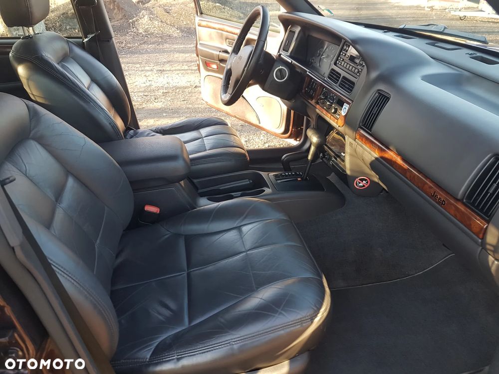 Jeep Grand Cherokee - 11