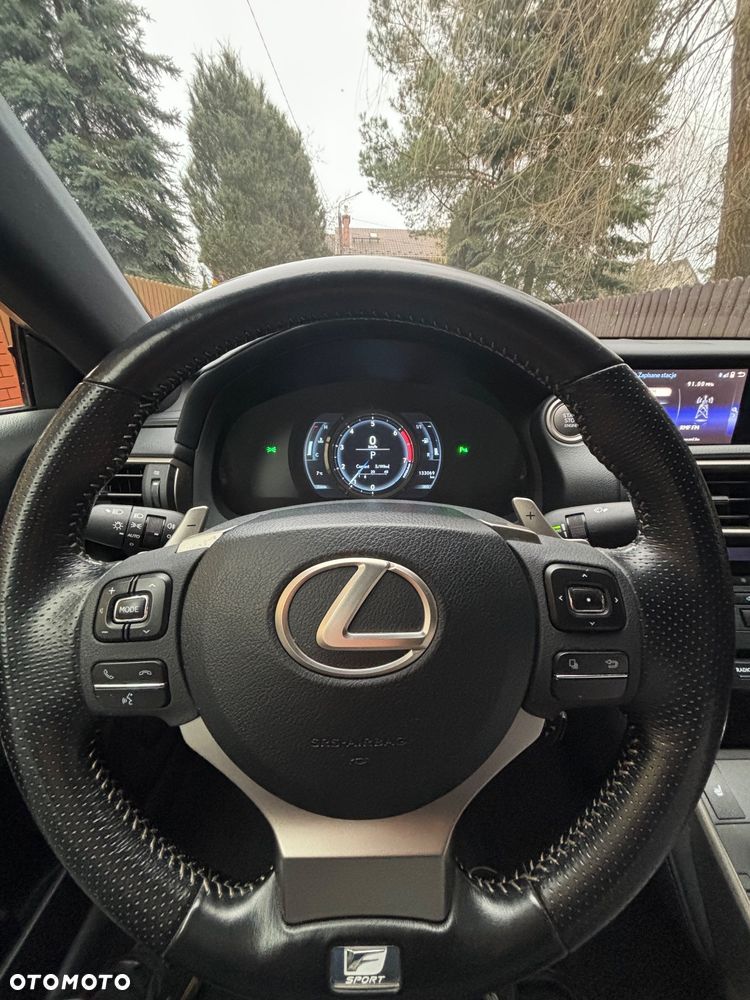 Lexus IS 200t / 300 F Sport - 28