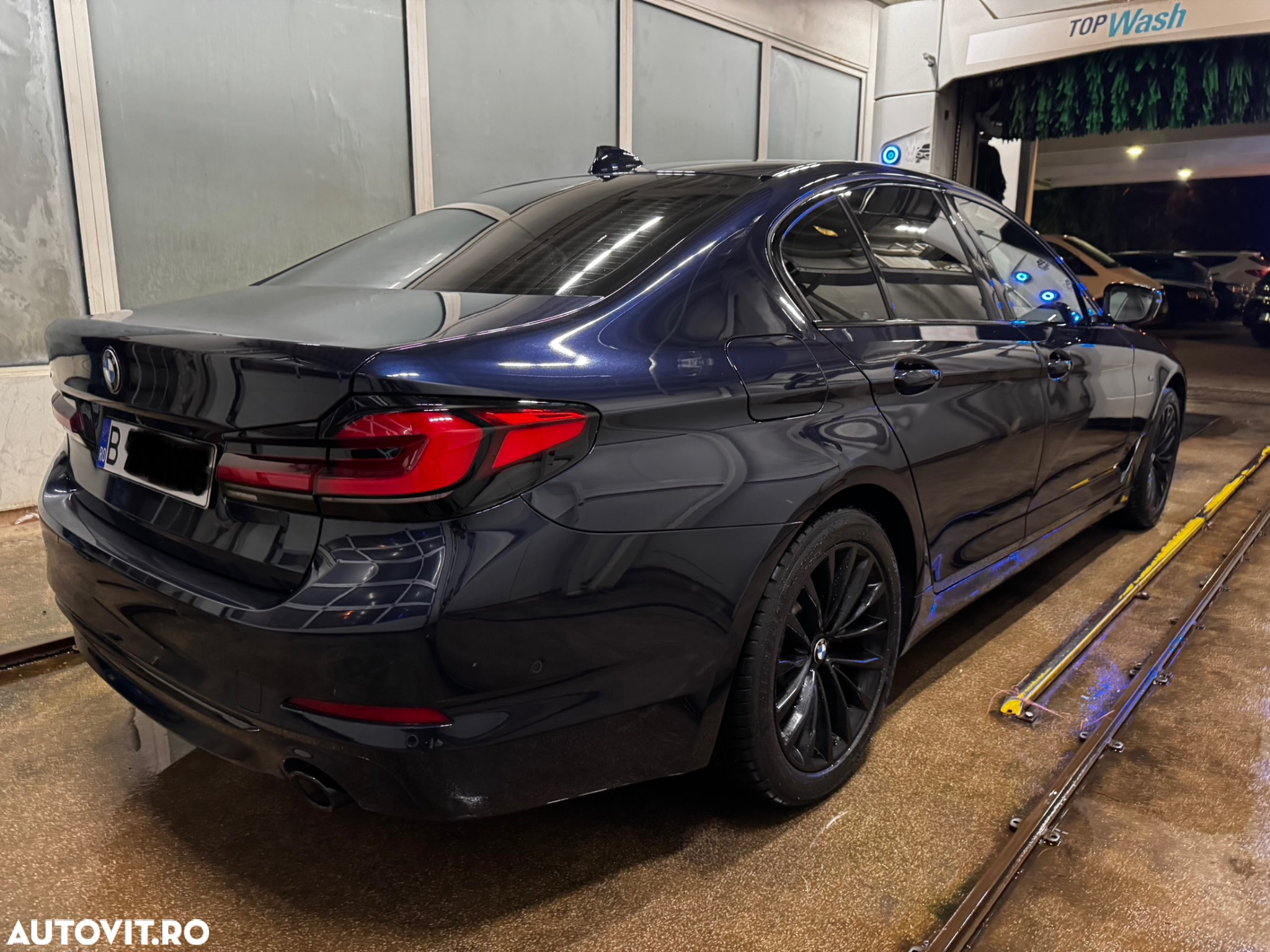 BMW Seria 5 530i Aut. Luxury Line - 23