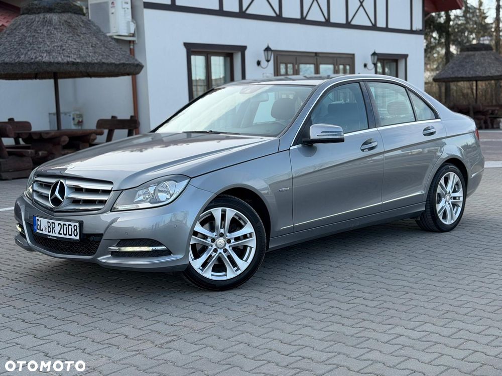Mercedes-Benz Klasa C 180 CGI BlueEFFICIENCY Avantgarde - 3