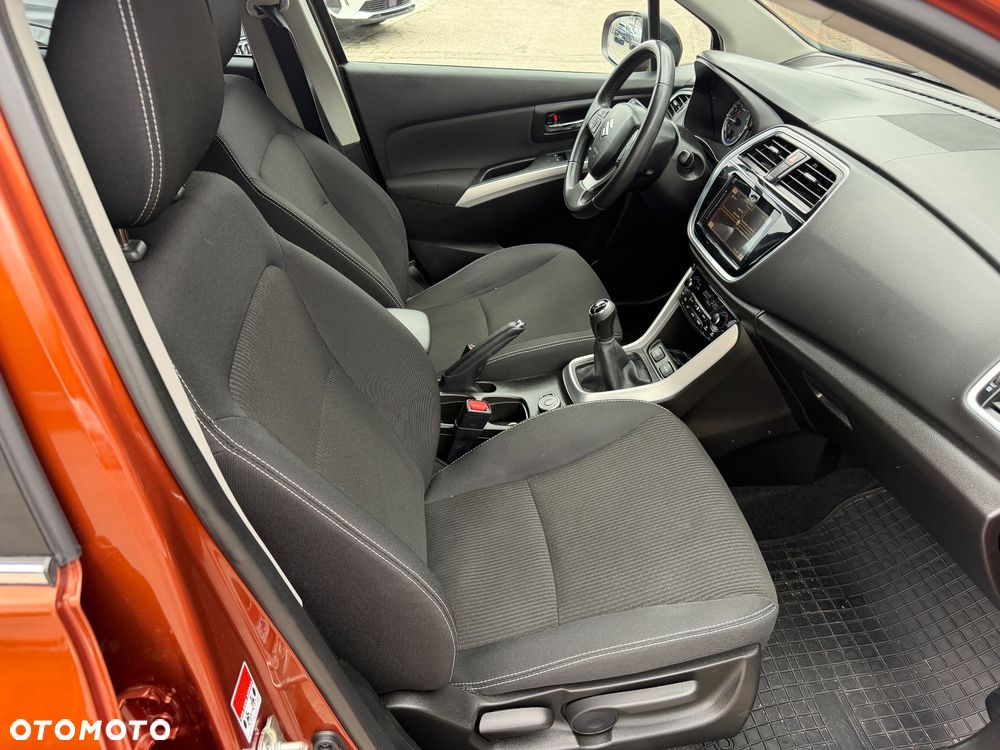 Suzuki SX4 S-Cross 1.0 T Premium 4WD - 23