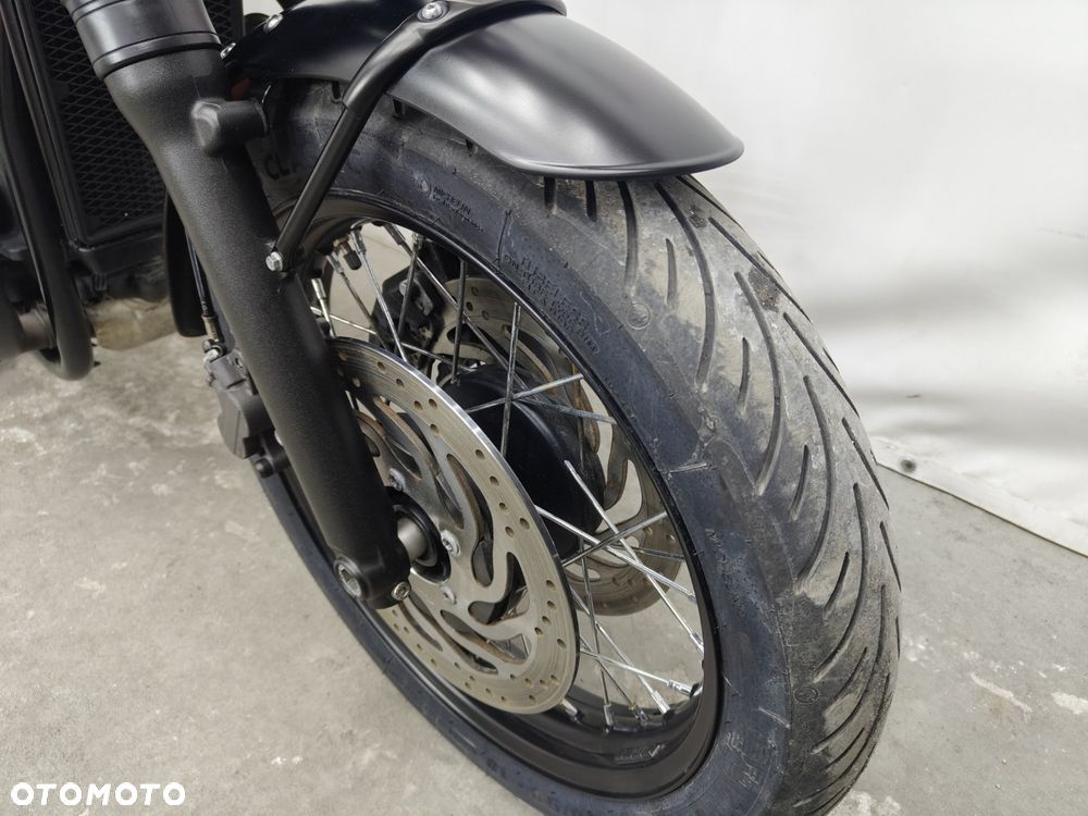 Triumph Bonneville - 5
