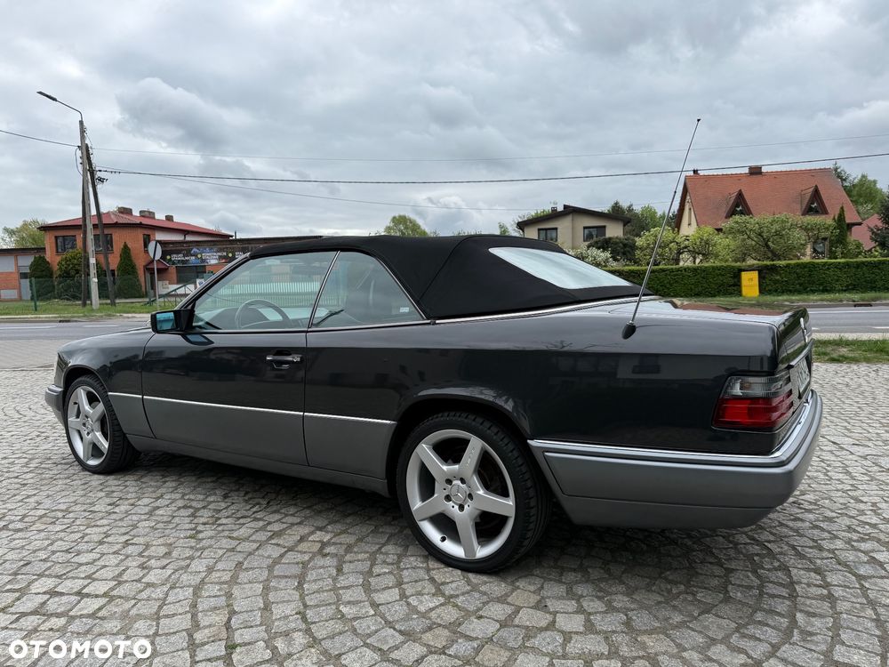 Mercedes-Benz Klasa E - 9