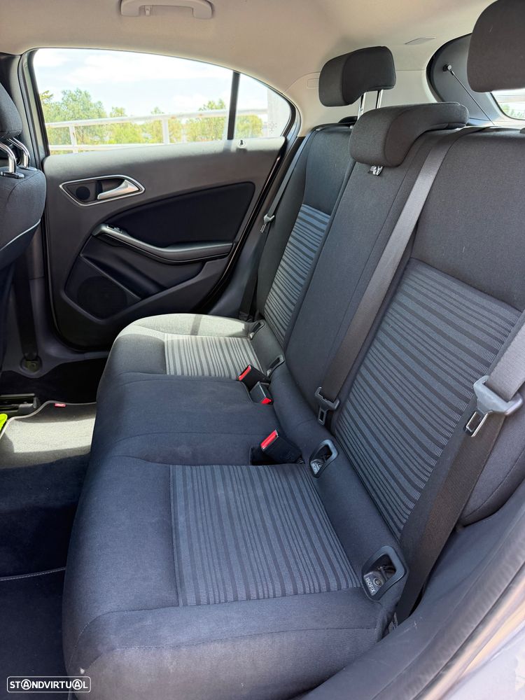 Mercedes-Benz A 180 d BlueEFFICIENCY Edition - 10