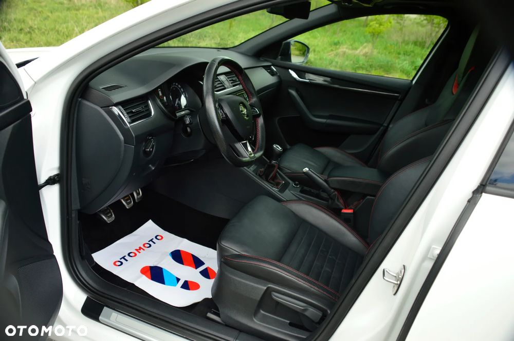 Skoda Octavia 2.0 TSI RS - 19