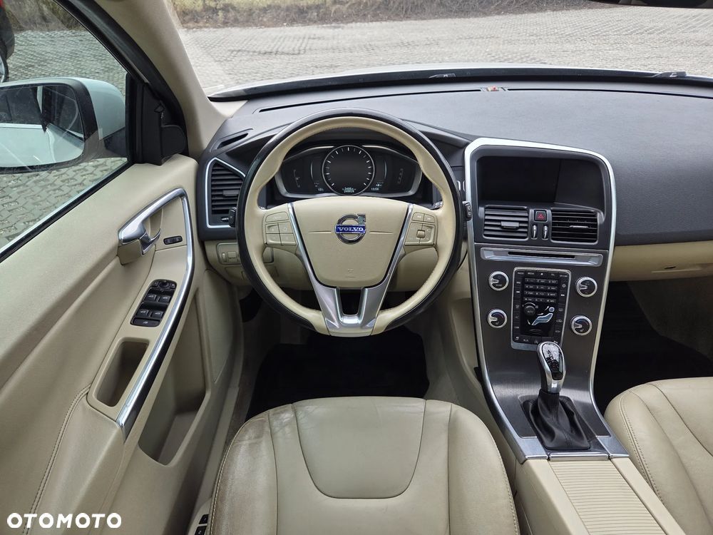 Volvo XC 60 T5 Drive-E Momentum - 10