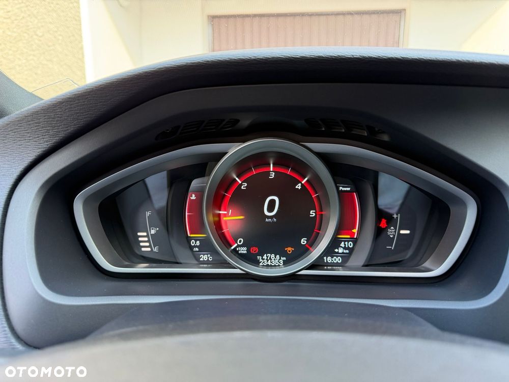 Volvo V40 D2 Drive-E R-Design Momentum - 9