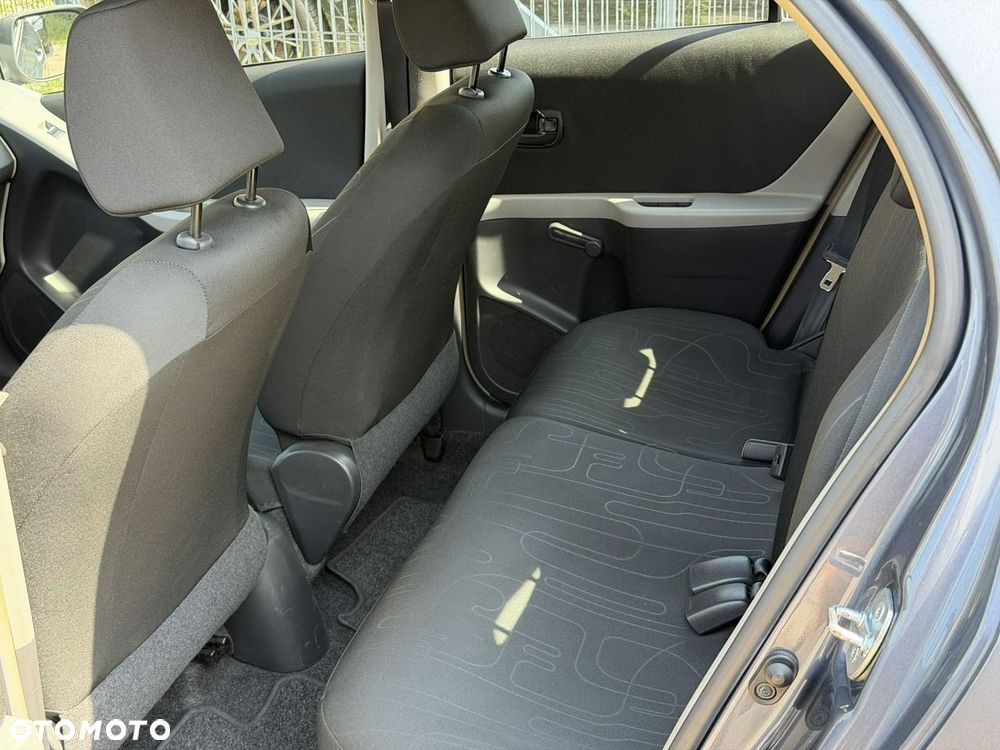 Toyota Yaris - 17