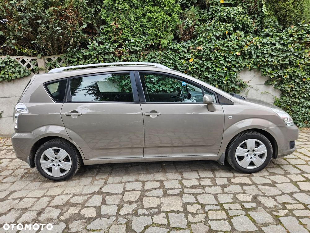 Toyota Corolla Verso - 5