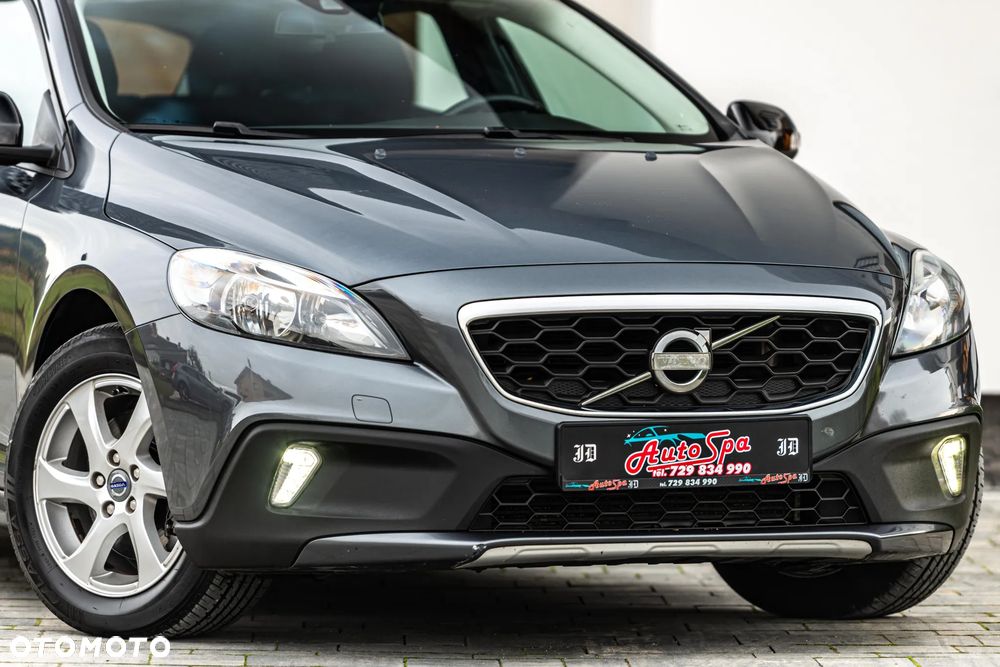 Volvo V40 Cross Country - 9