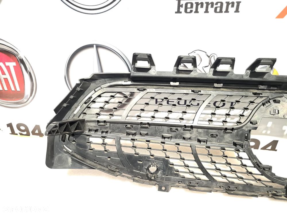 MERCEDES CLA AMG W118 19- BARDZO ŁADNA ATRAPA / GRILL CHROM CZARNY NR A1188880000 + A1188880100 NR AUKCJI GL877 - 15