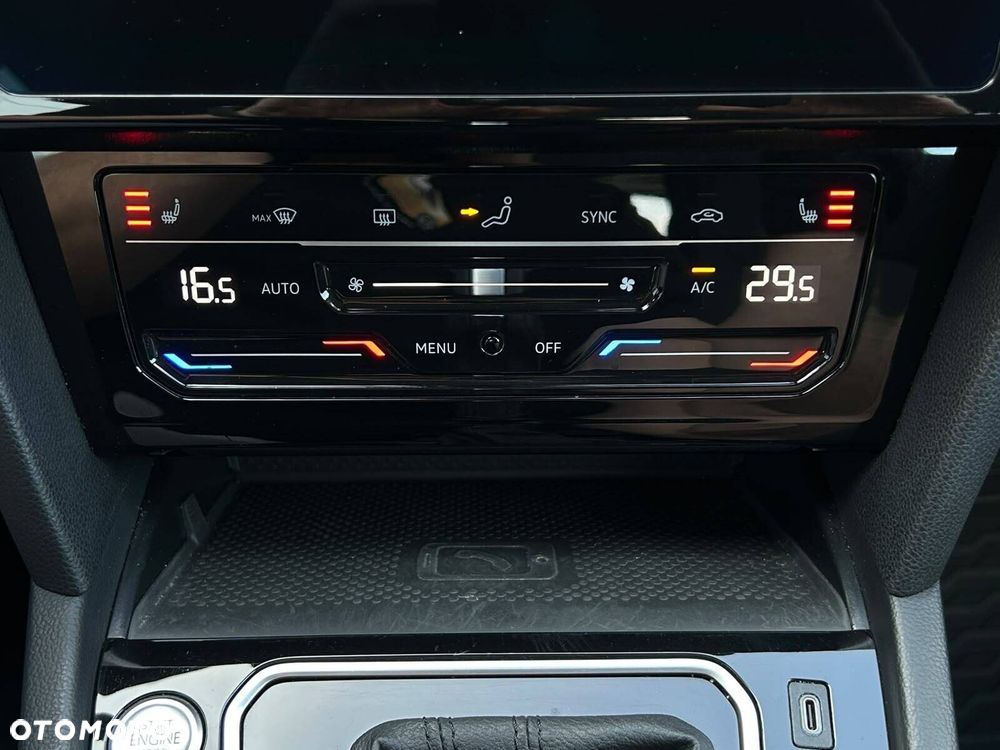 Volkswagen Passat Variant 2.0 TSI Business DSG - 27