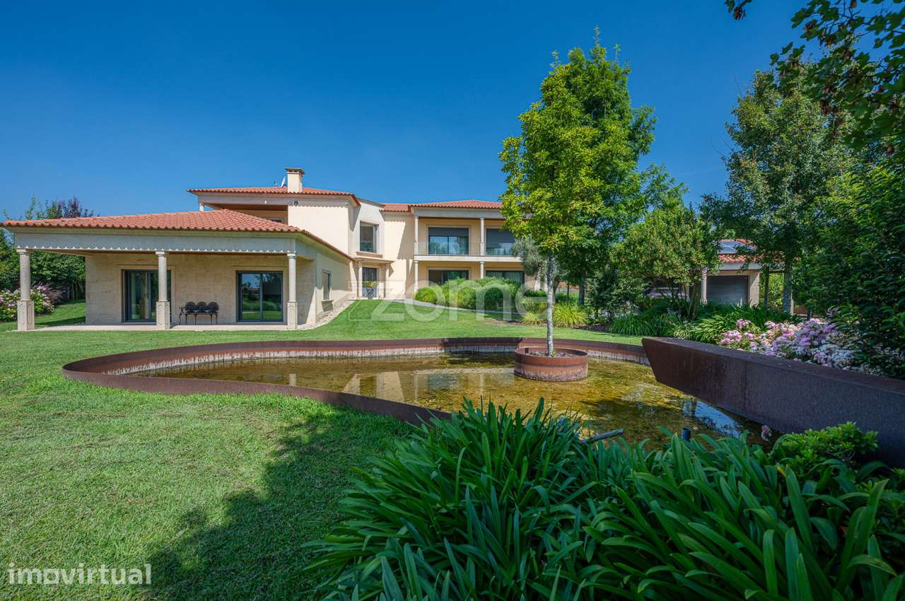 Moradia T5+1 de Luxo, com 2637 m2 de terreno, em Amarante, Porto
