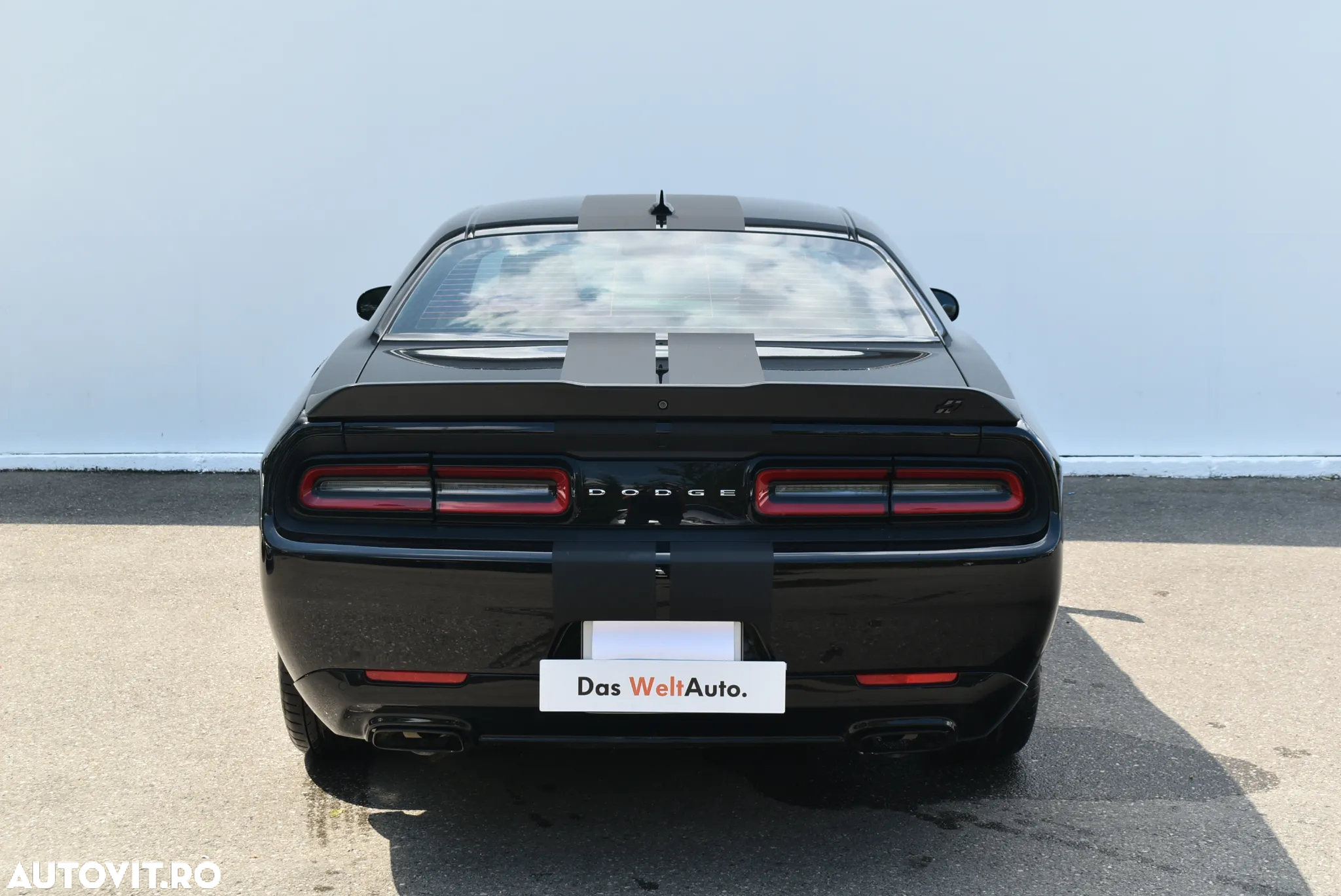 Dodge Challenger - 10