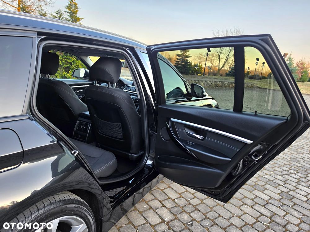 BMW Seria 3 318d Edition M Sport Shadow - 34