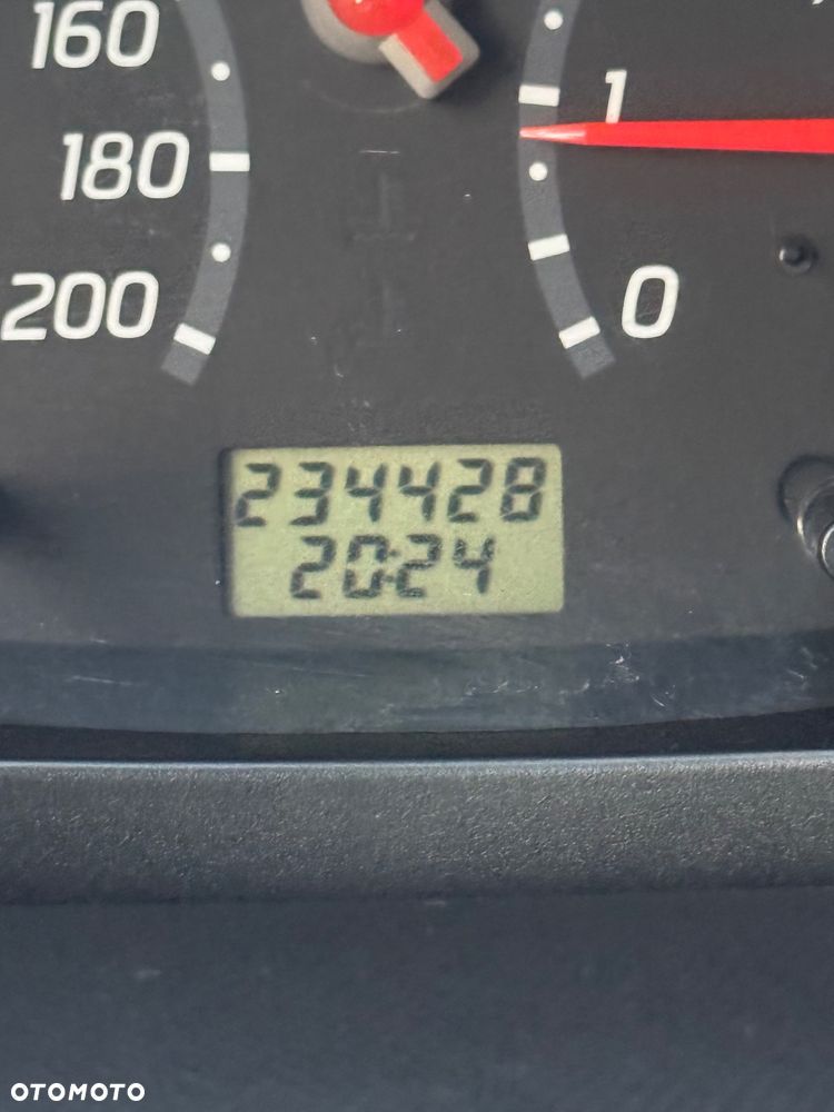 Nissan Micra - 12