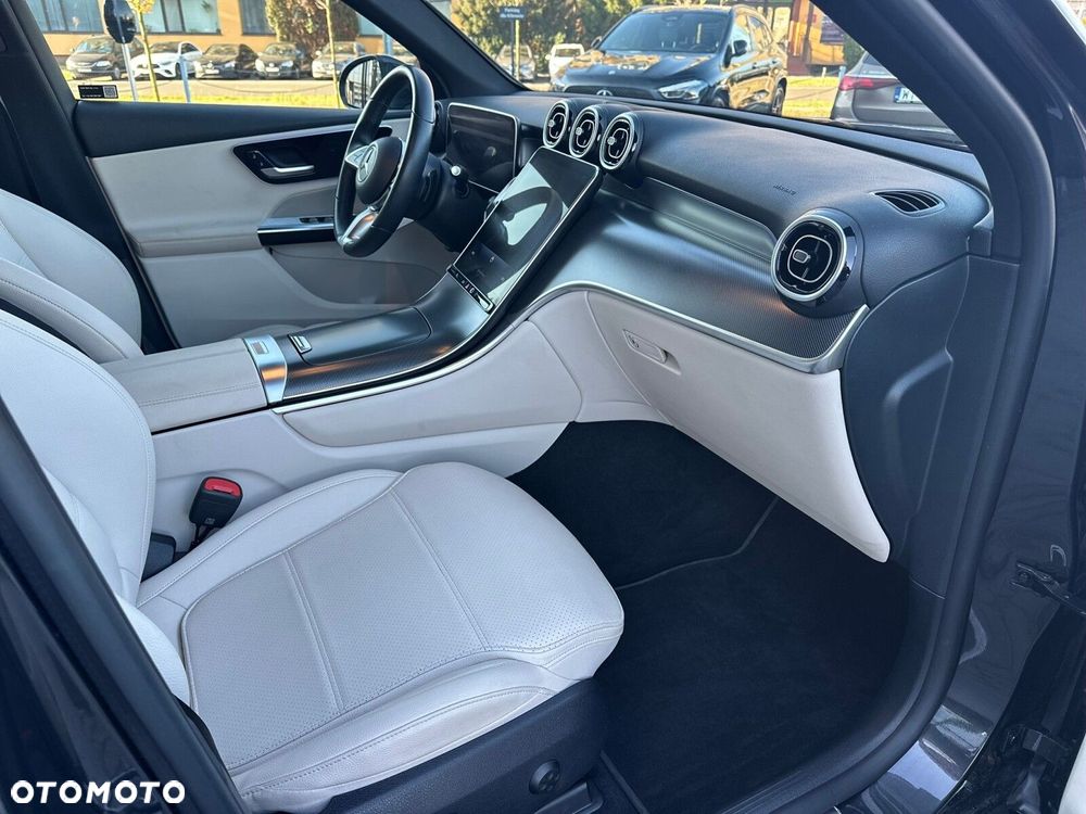 Mercedes-Benz GLC - 15