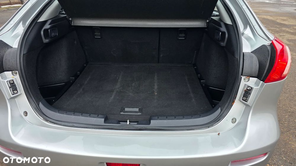 Mitsubishi Lancer 1.6 Invite - 25