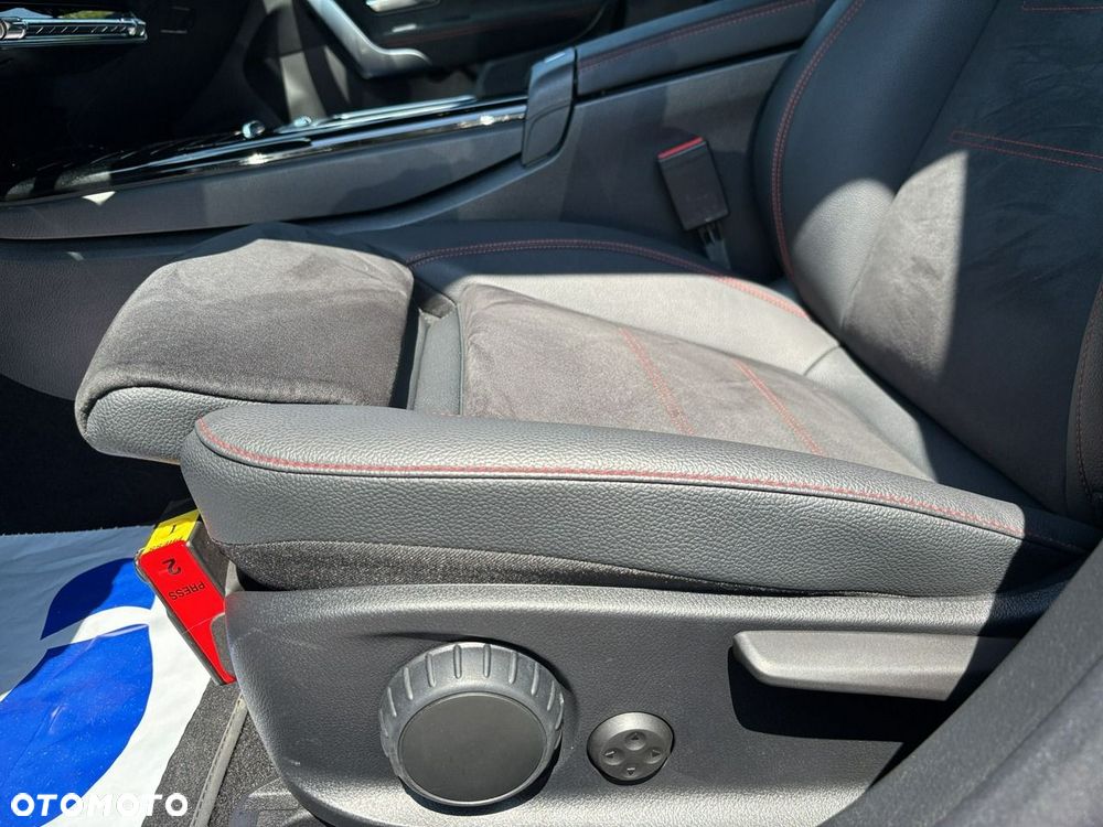Mercedes-Benz CLA - 13
