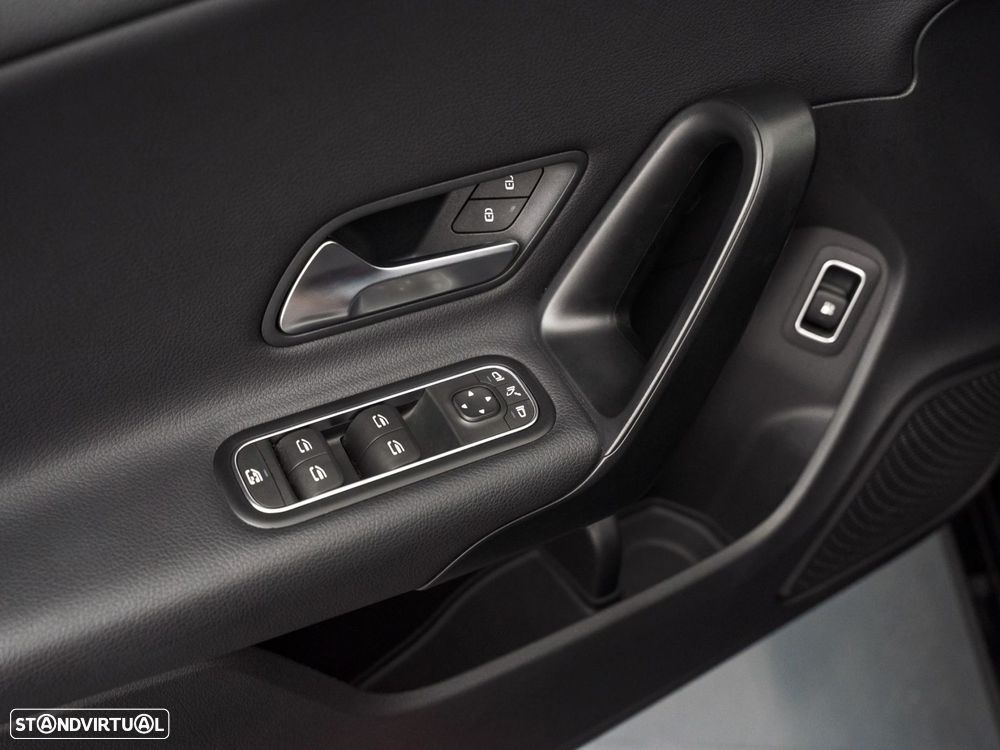 Mercedes-Benz CLA 250 e Shooting Brake Style Plus - 19