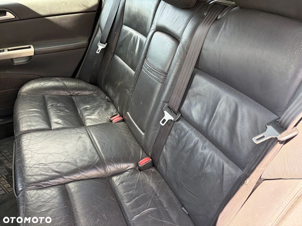 Volvo V50 2.4 - 8