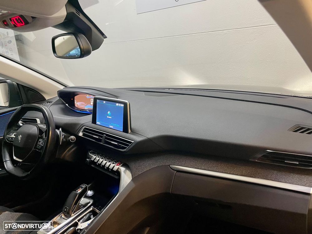 Peugeot 3008 1.2 PureTech Allure EAT8 - 29