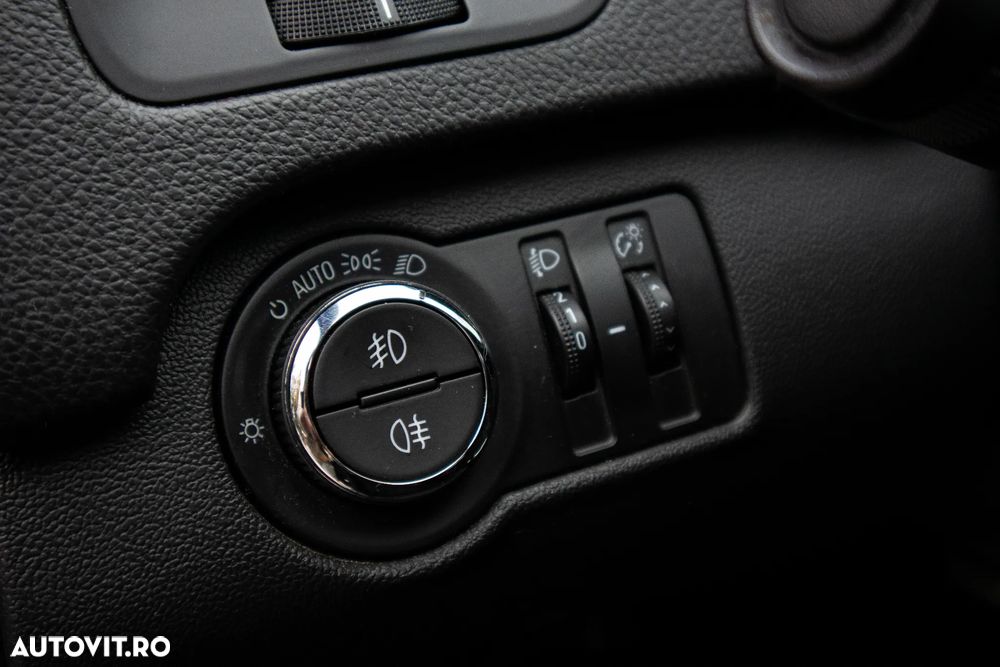 Opel Insignia - 15
