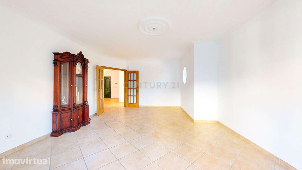 Moradia T4 em Alverca, com Jardim e Garagem - Grande imagem: 5/28