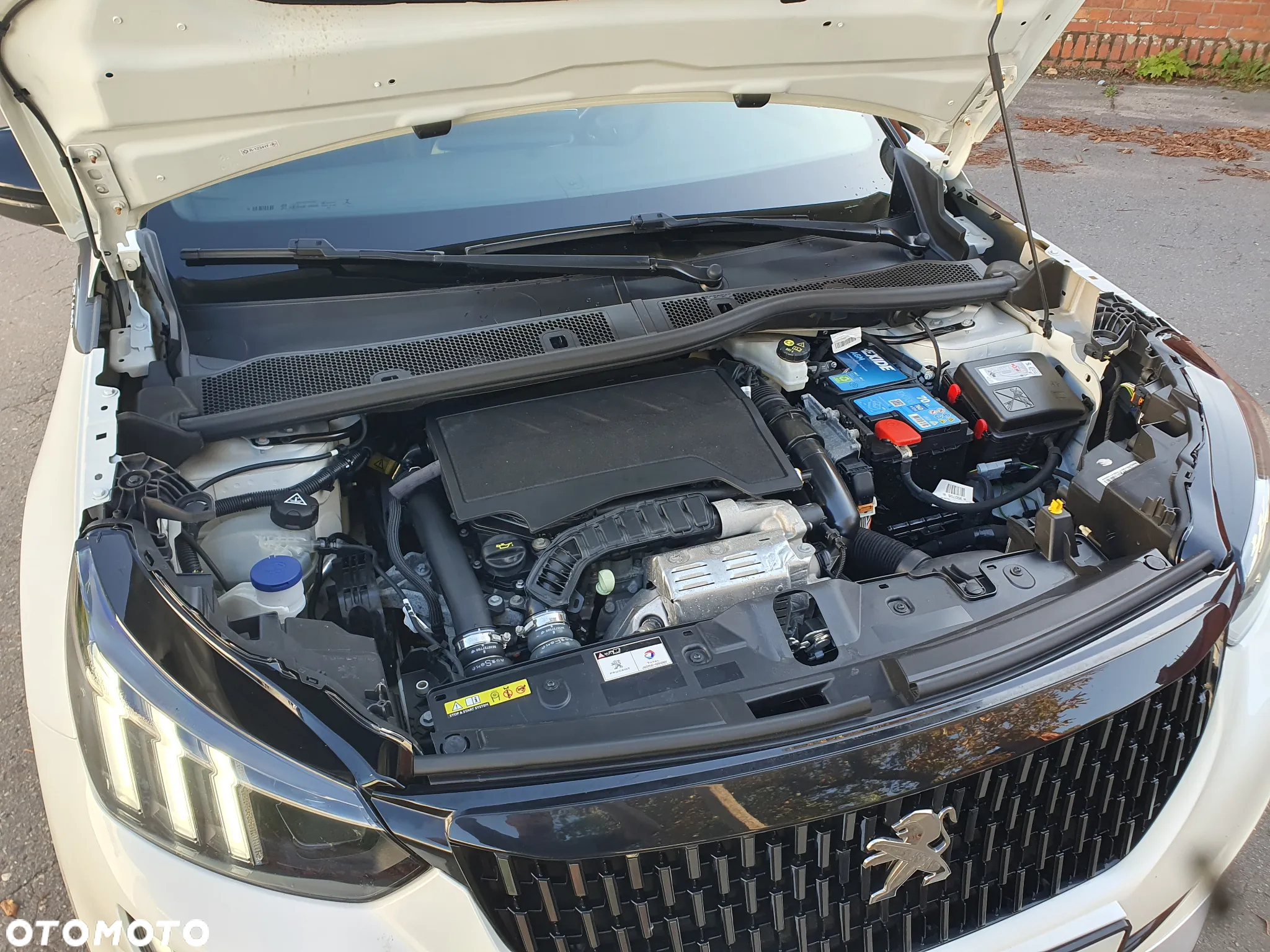 Peugeot 2008 1.2 PureTech GT Line S&S - 23
