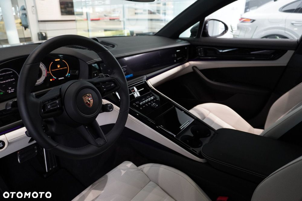 Porsche Panamera 4 - 23