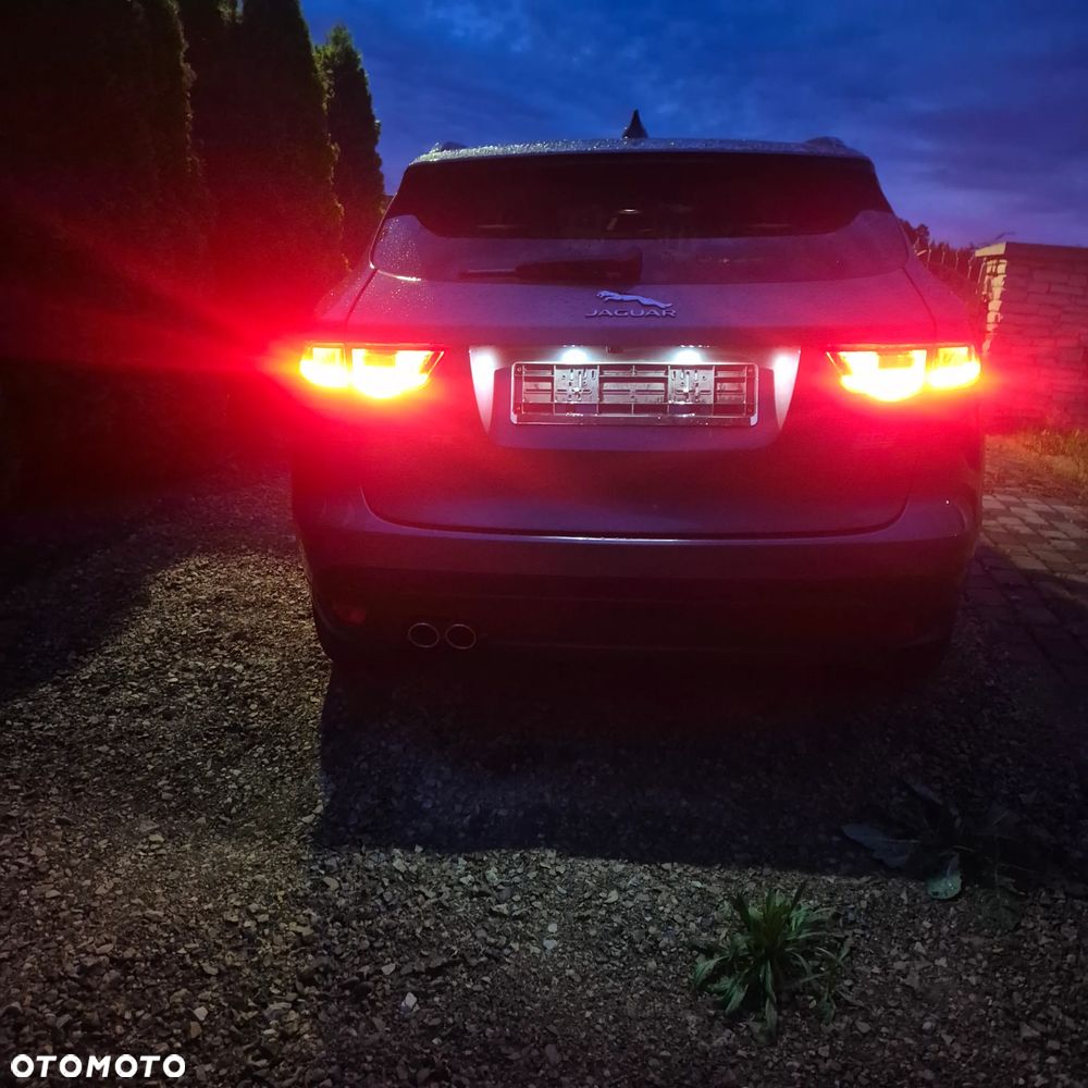 Jaguar F-Pace 20d AWD R-Sport - 29