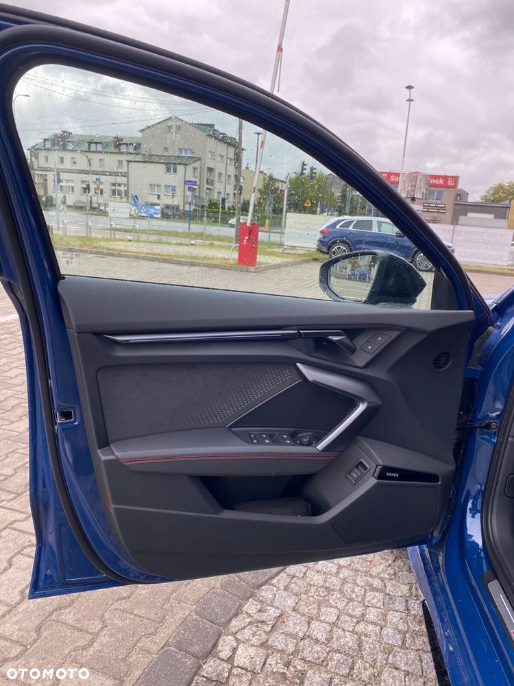 Audi RS3 Limousine - 8