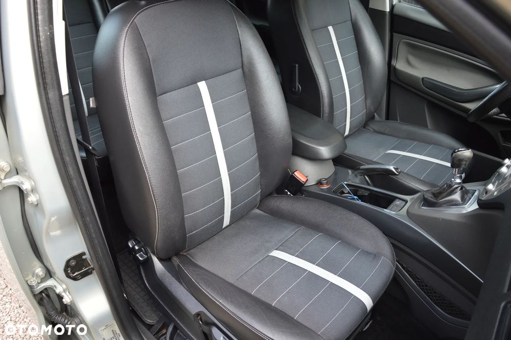 Ford Kuga - 28