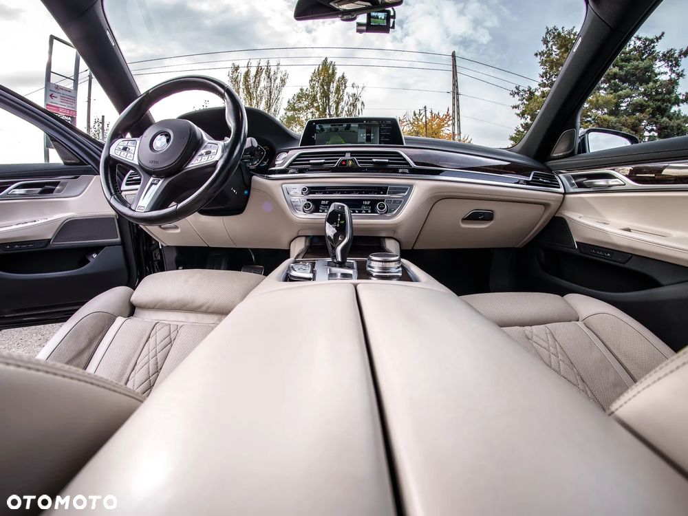 BMW Seria 7 740d xDrive - 24
