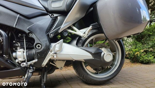 Honda VFR - 16