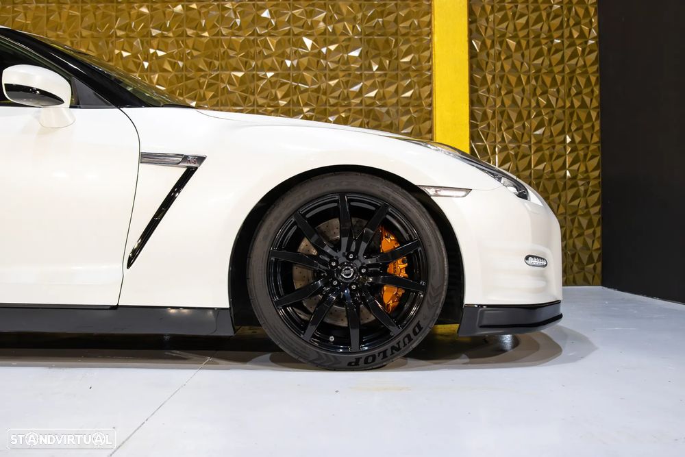Nissan GT-R Black Edition - 4