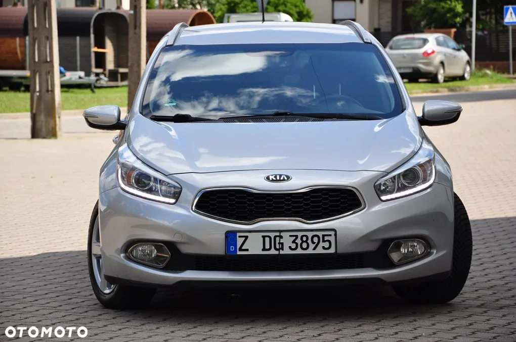 Kia Ceed 1.6 GDI ISG Spirit - 14
