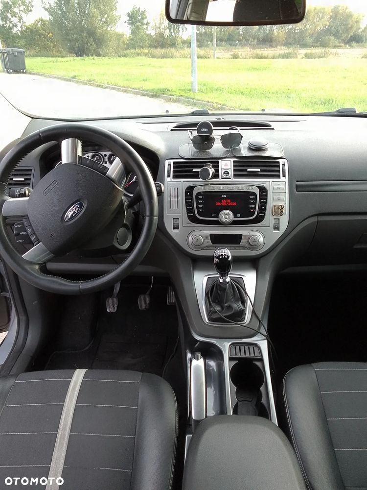 Ford Kuga - 11