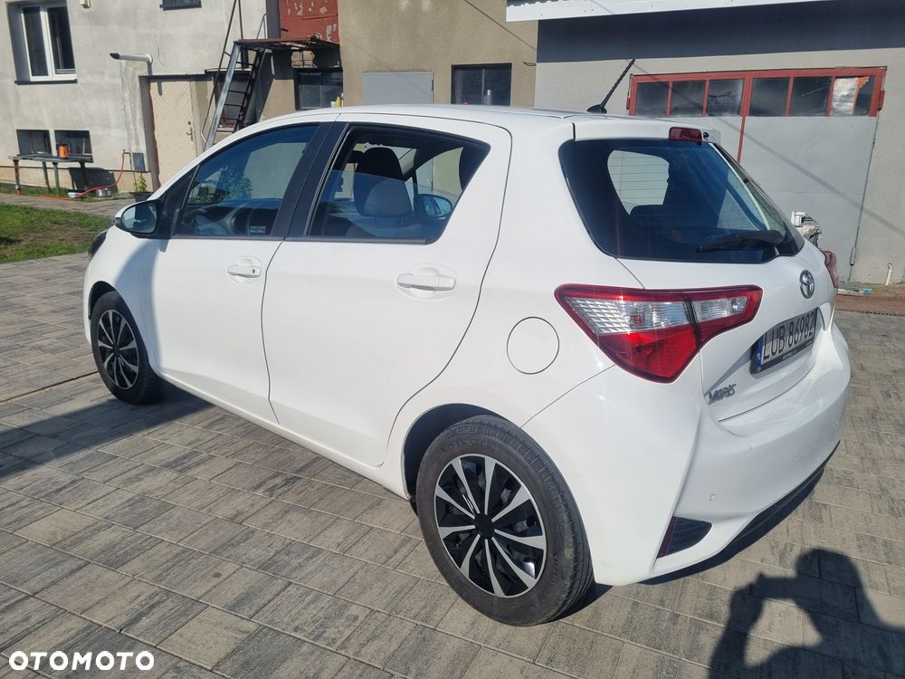 Toyota Yaris 1.5 Premium - 11