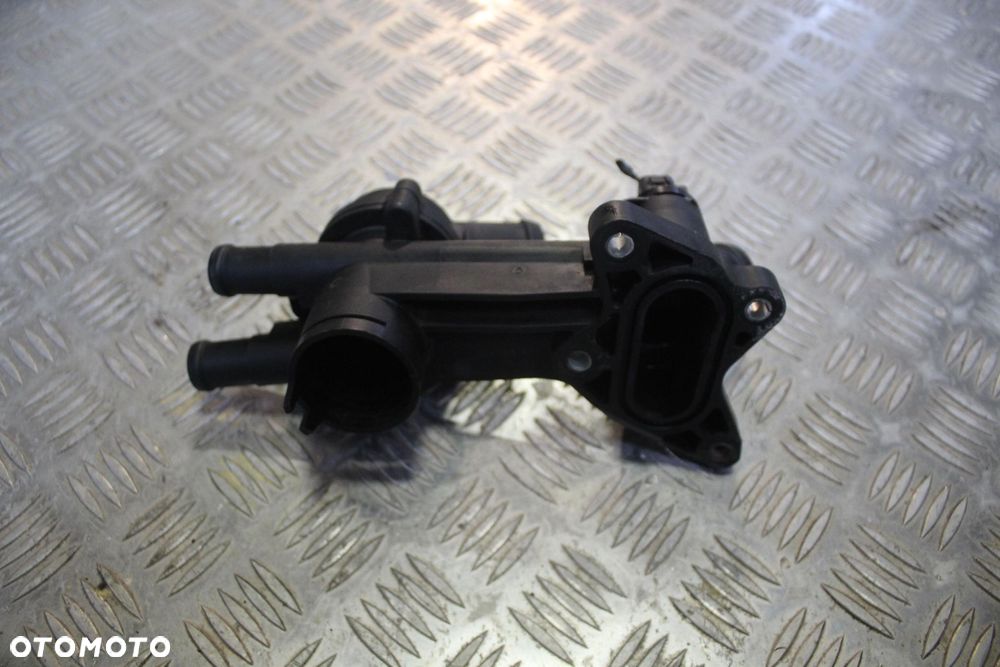 OBUDOWA TERMOSTATU VW FOX 1.2 03C121111B - 3