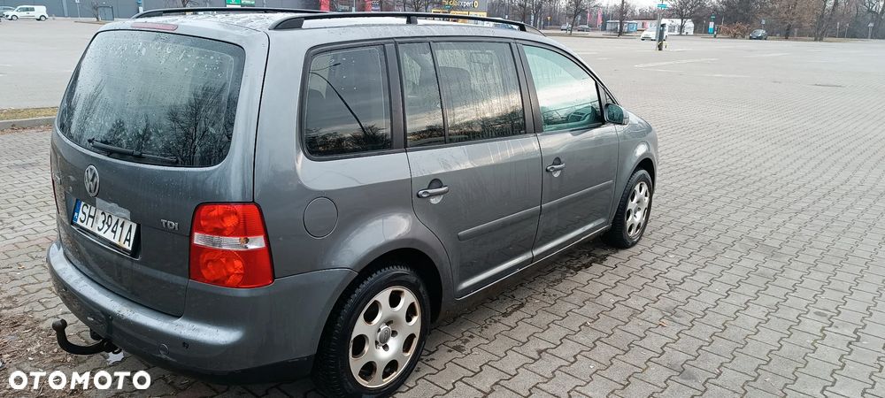 Volkswagen Touran - 34